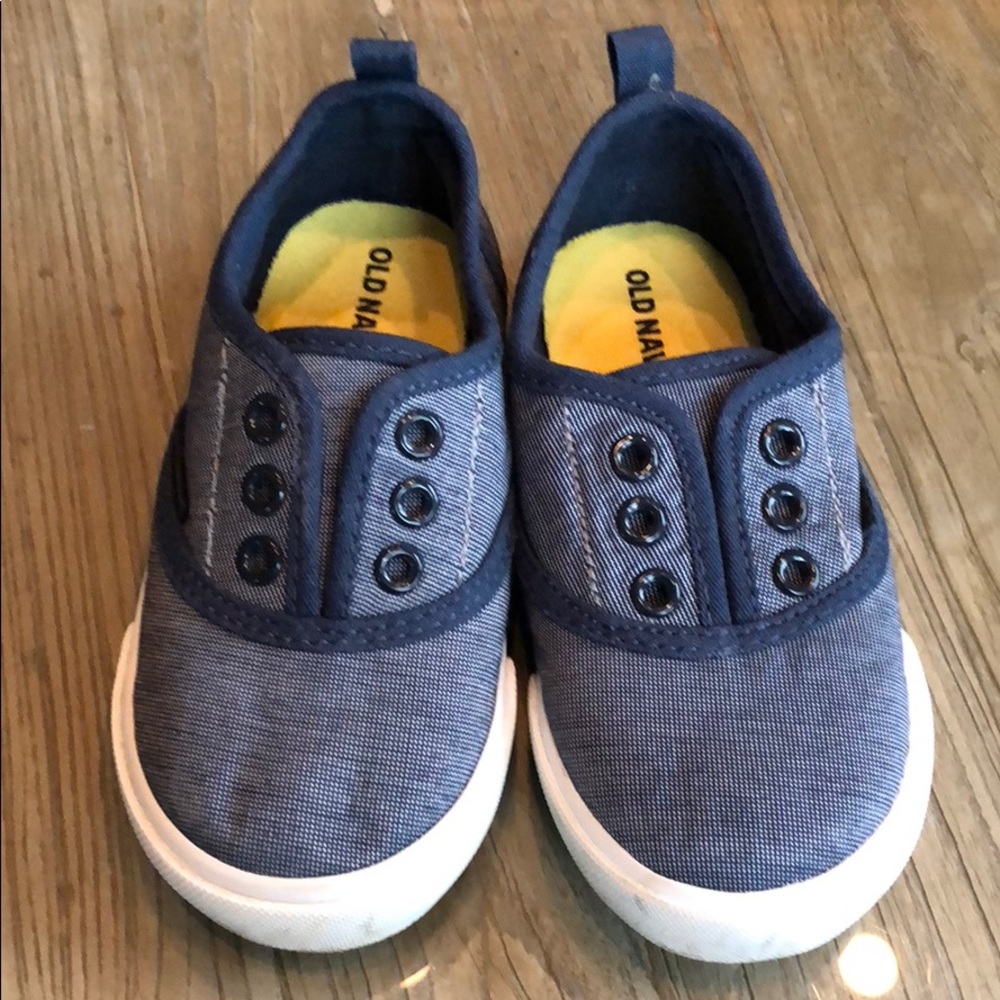 Old navy slip on shoes